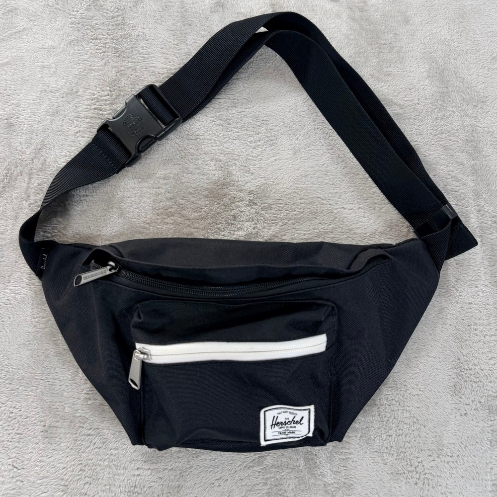 Herschel Supply Co Classic Hip Crossbody Fanny Pack 1L Black One Size